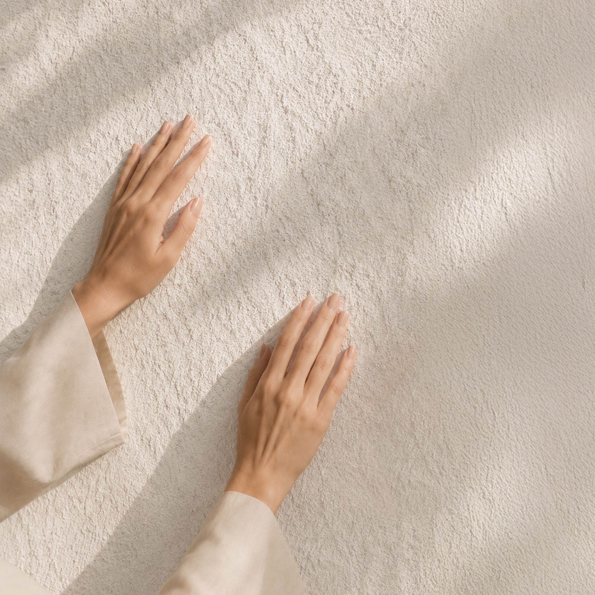A Flexible Stone Sabbia felületének részlete kézben tartva